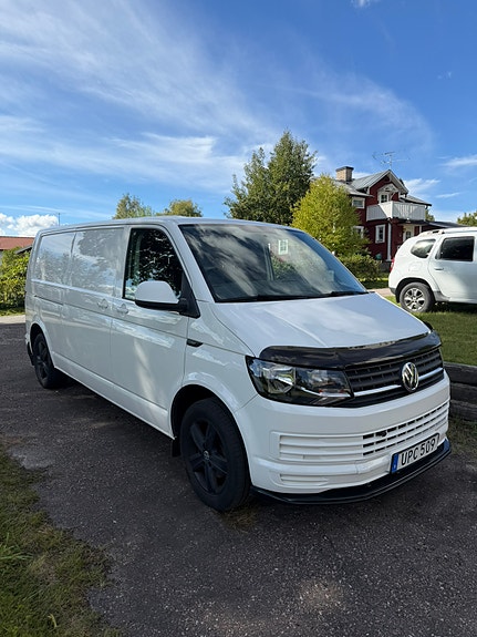 Volkswagen Transporter 2 of 9