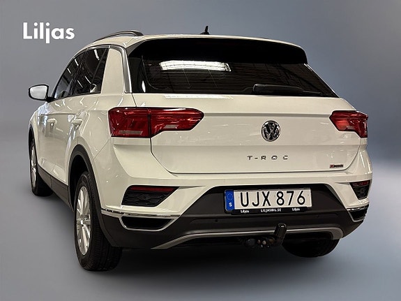 Volkswagen T-Roc 3 of 12
