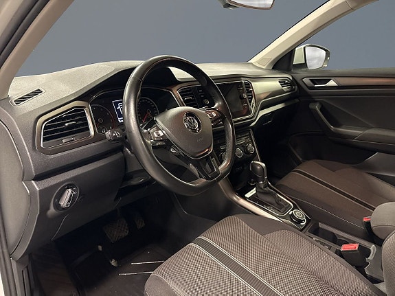Volkswagen T-Roc 4 of 12