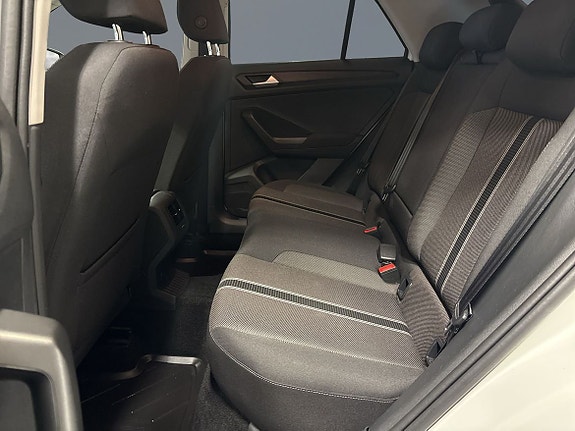 Volkswagen T-Roc 7 of 12