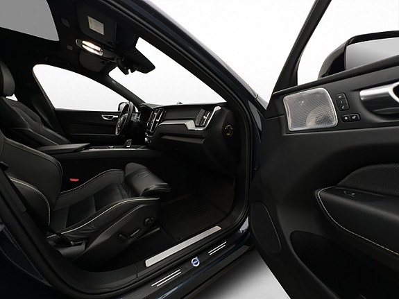 Volvo XC60 22 of 30