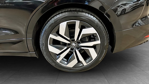 Skoda Enyaq 6 of 12