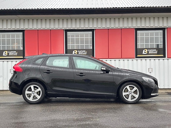 Volvo V40 6 of 26