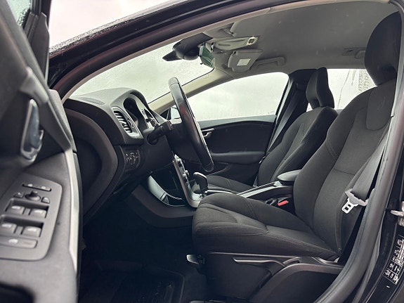 Volvo V40 19 of 26