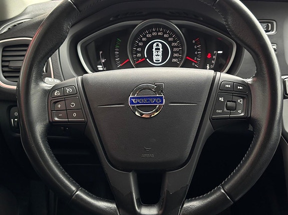 Volvo V40 12 of 26