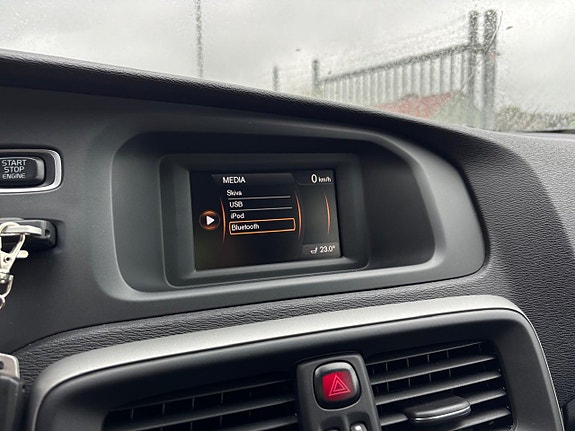 Volvo V40 22 of 26