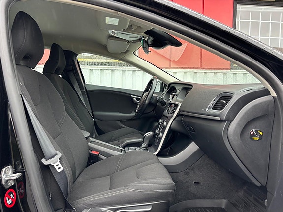 Volvo V40 20 of 26