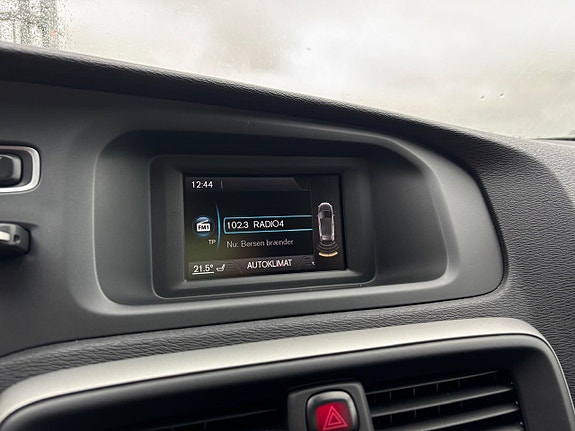 Volvo V40 17 of 26