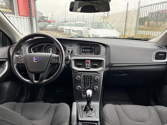 Volvo V40 9 of 26