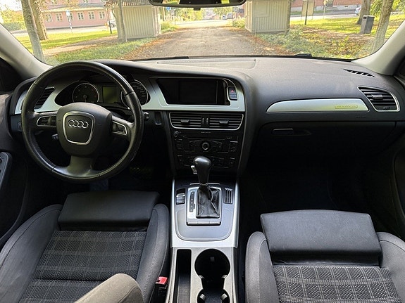 Audi A4 12 of 16