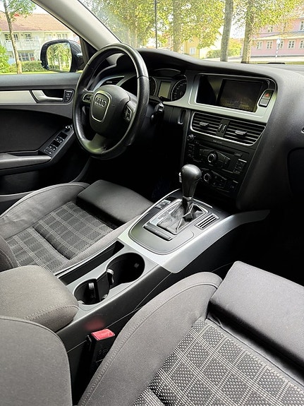 Audi A4 7 of 16