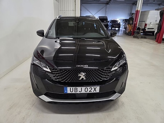 Peugeot 3008 2 of 10