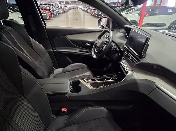 Peugeot 3008 4 of 10
