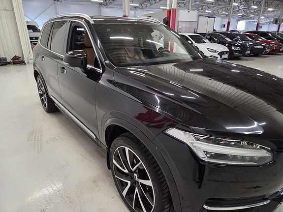 Volvo XC90 3 of 10