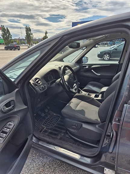 Ford S-MAX 2 of 5