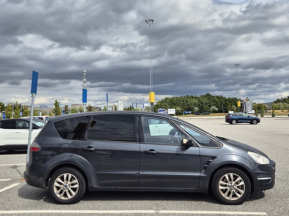 Ford S-MAX 3 of 5