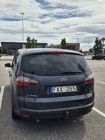 Ford S-MAX 4 of 5