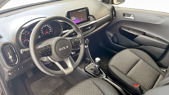 Kia Picanto 8 of 12