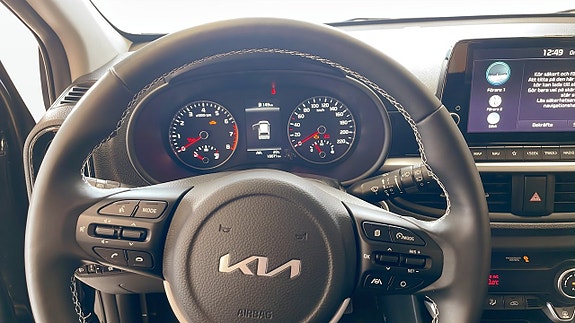 Kia Picanto 10 of 12