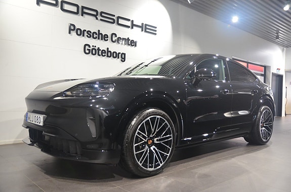 Porsche Cayenne Coupe 8 of 21