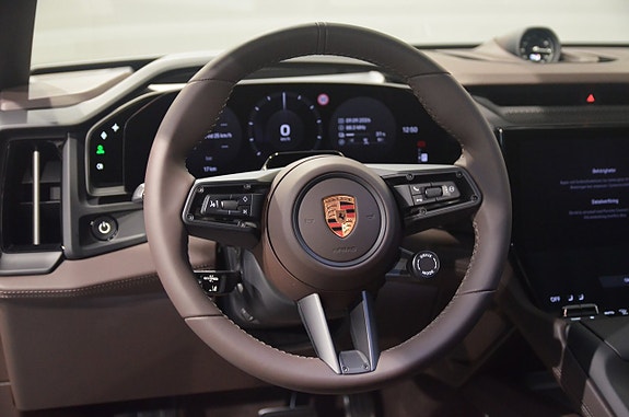 Porsche Cayenne Coupe 15 of 21