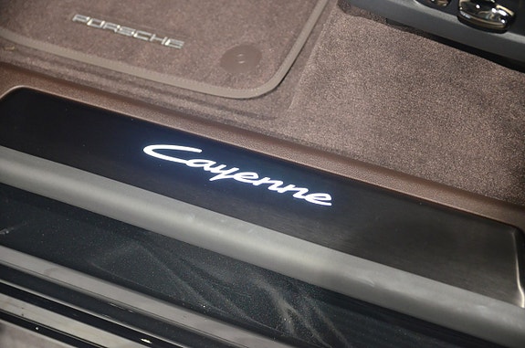Porsche Cayenne Coupe 20 of 21