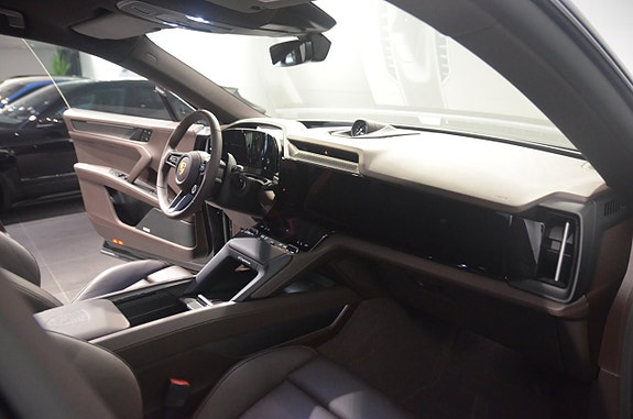 Porsche Cayenne Coupe 12 of 21