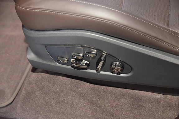 Porsche Cayenne Coupe 21 of 21