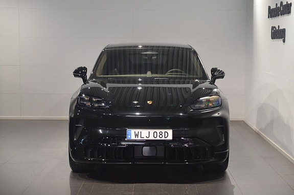 Porsche Cayenne Coupe 3 of 21