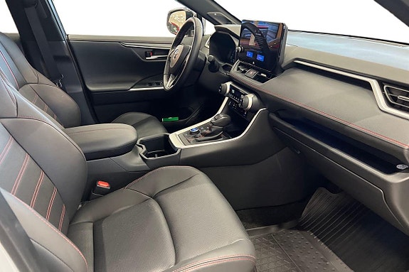 Toyota RAV4 7 of 30