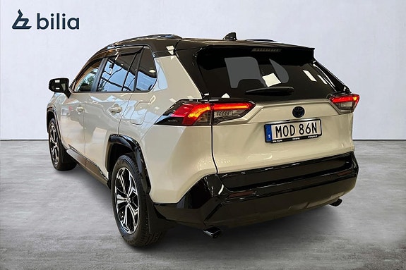 Toyota RAV4 2 of 30