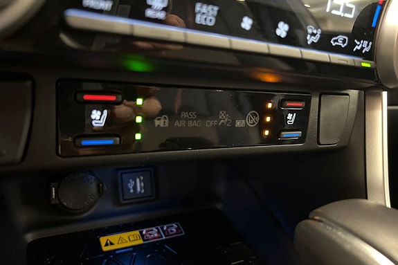 Toyota RAV4 24 of 30