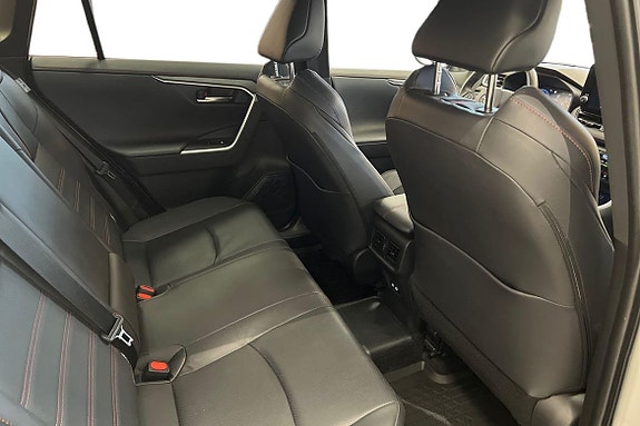 Toyota RAV4 9 of 30