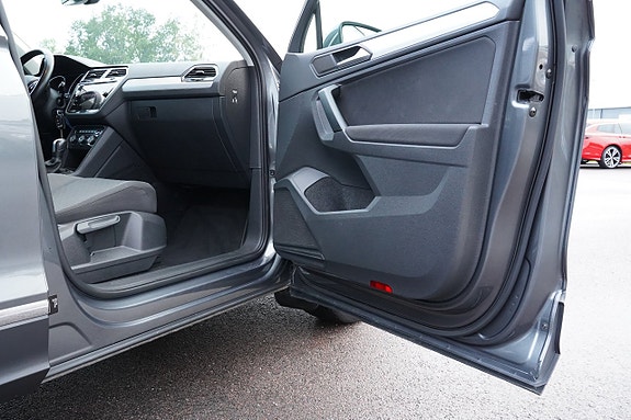 Volkswagen Tiguan 18 of 27