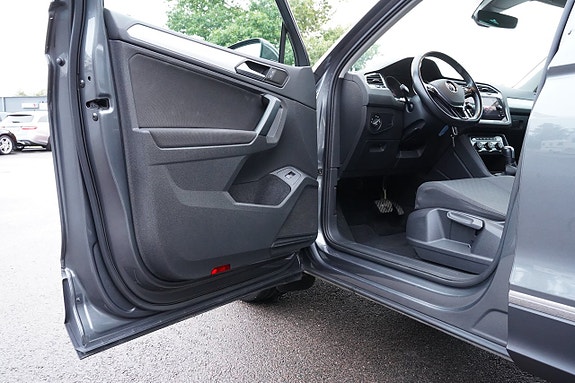 Volkswagen Tiguan 10 of 27