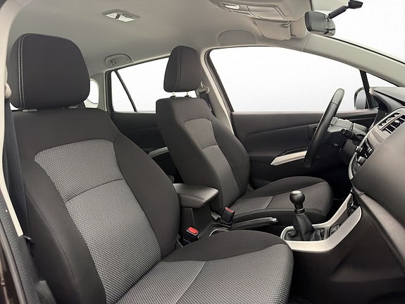 Suzuki SX4 S-Cross 4 of 6