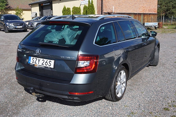 Skoda Octavia 3 of 8