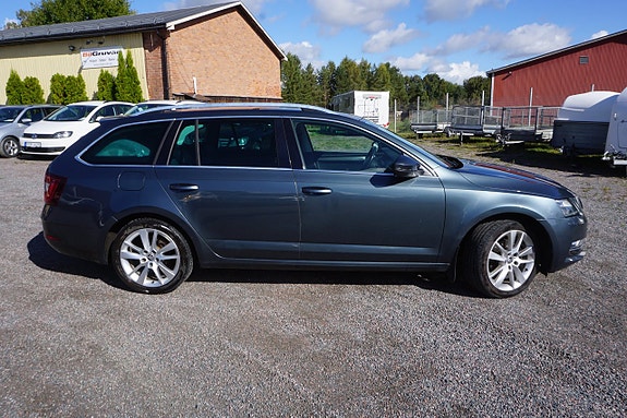 Skoda Octavia 2 of 8