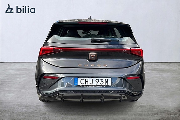 Cupra Born 4 of 14