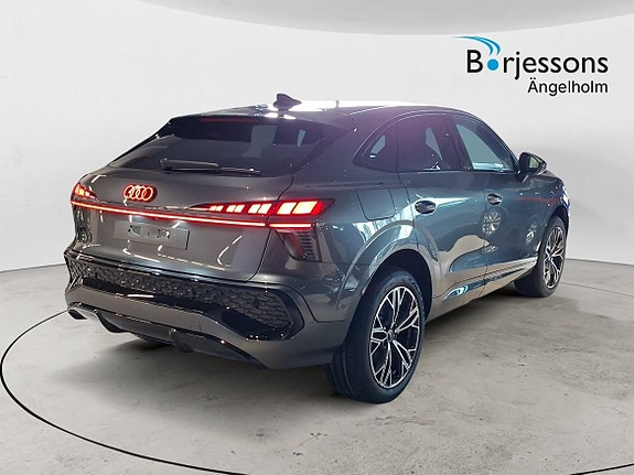 Audi Q3 3 of 10
