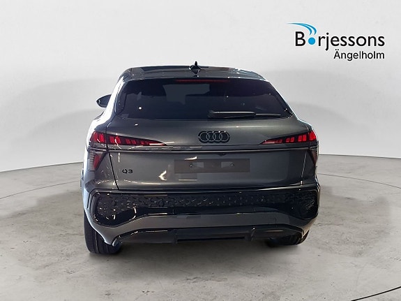 Audi Q3 4 of 10