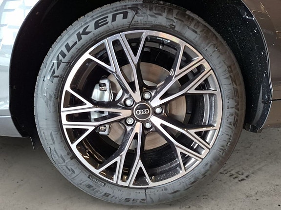 Audi Q3 6 of 10