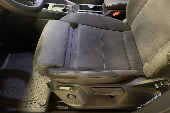 Volkswagen Caddy Maxi 24 of 24