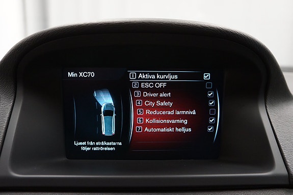 Volvo XC70 16 of 23