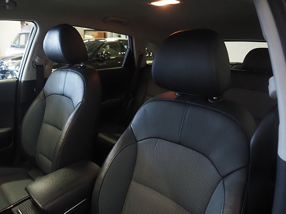 Kia e-Niro 14 of 23