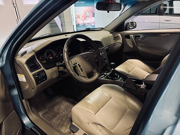 Volvo V70 5 of 9