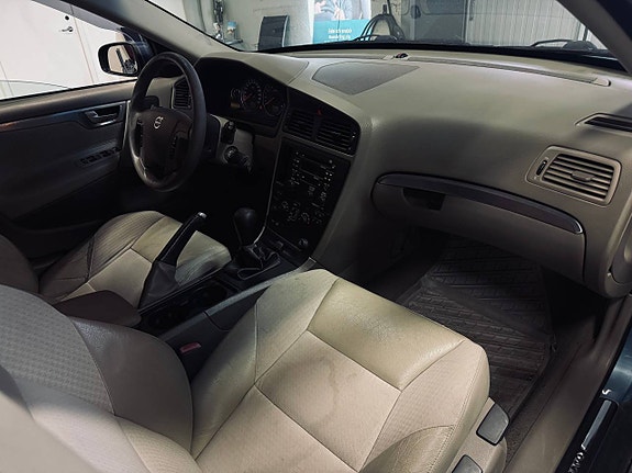 Volvo V70 6 of 9