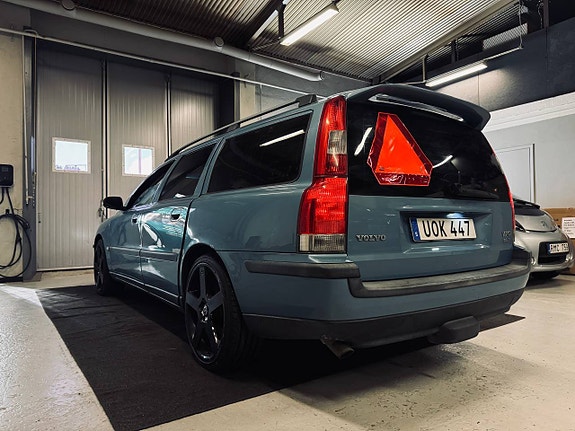 Volvo V70 4 of 9