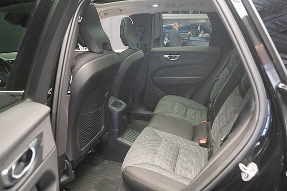 Volvo XC60 16 of 26