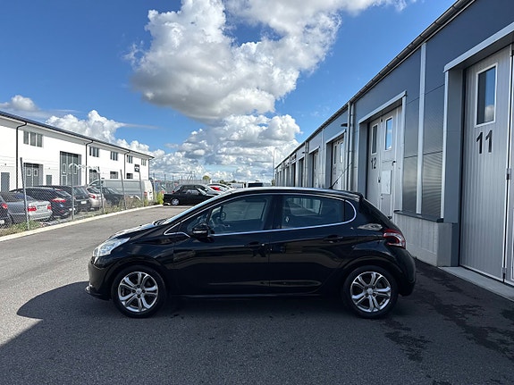 Peugeot 208 4 of 14